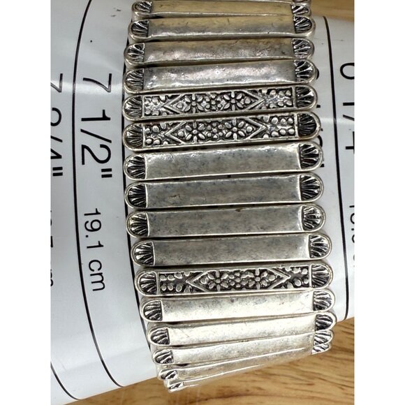 Lucky Brand Silver-Tone Vintage-Inspired Embossed Link Bracelet With Floral Acce - Picture 6 of 9